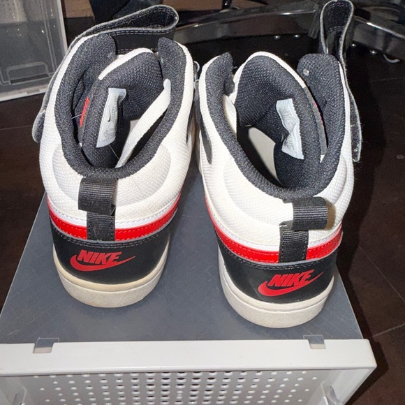 NIKE - Picture 3 of 3